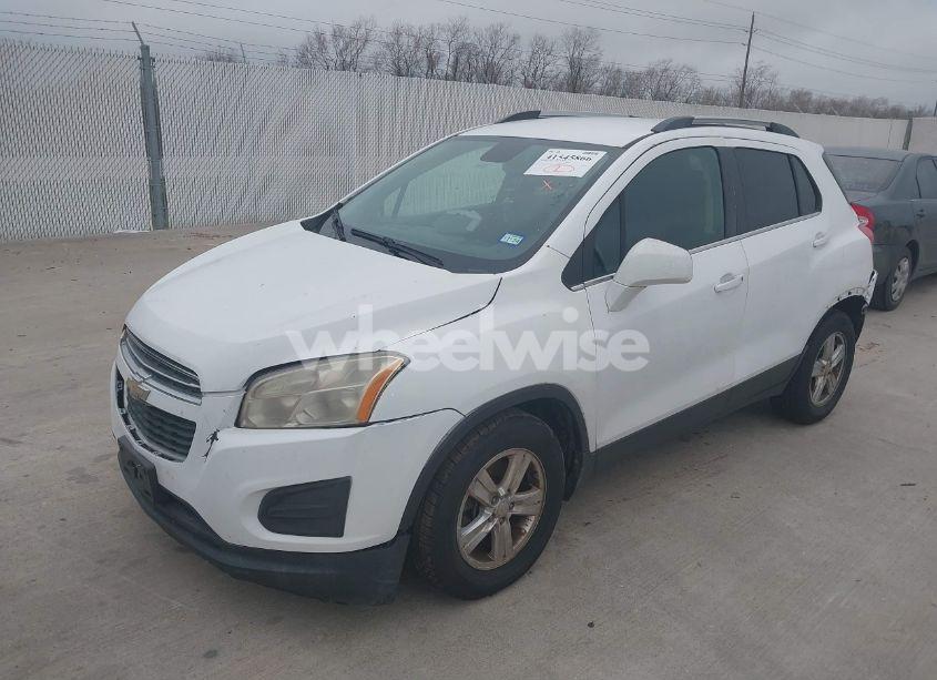 Photo 2 of 2016 Chevrolet Trax LT (VIN 3GNCJLSB8GL256708)