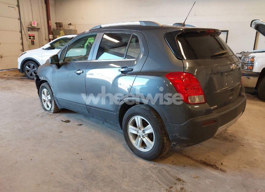 Photo 3 of 2016 Chevrolet Trax LT (VIN 3GNCJLSB8GL260323)