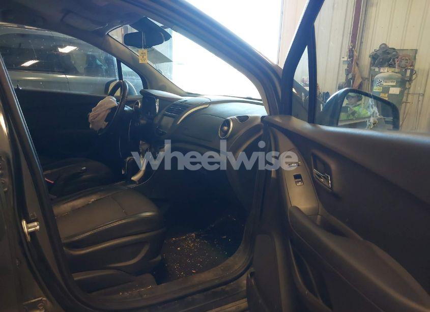 Photo 5 of 2016 Chevrolet Trax LT (VIN 3GNCJLSB8GL260323)