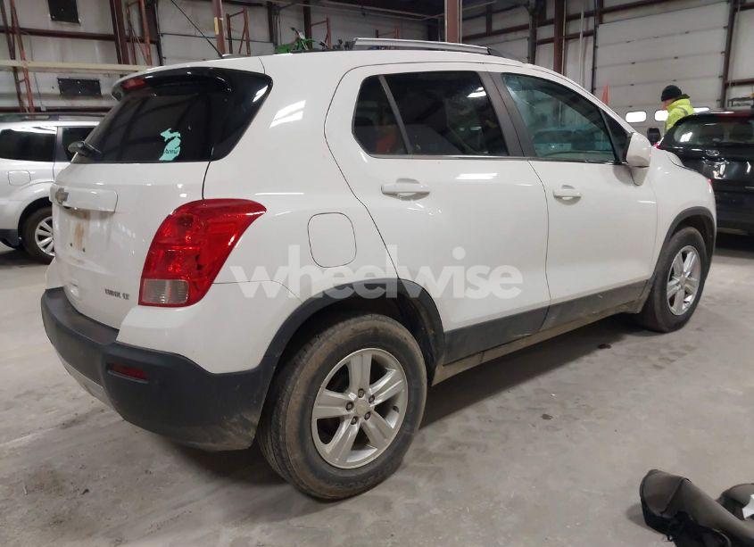 Photo 4 of 2016 Chevrolet Trax LT (VIN 3GNCJLSB8GL274769)