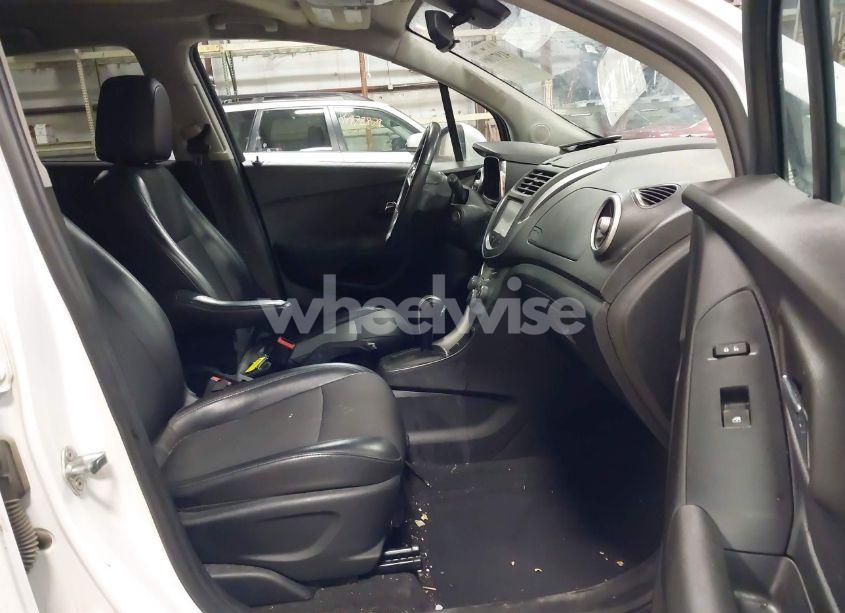 Photo 5 of 2016 Chevrolet Trax LT (VIN 3GNCJLSB8GL274769)