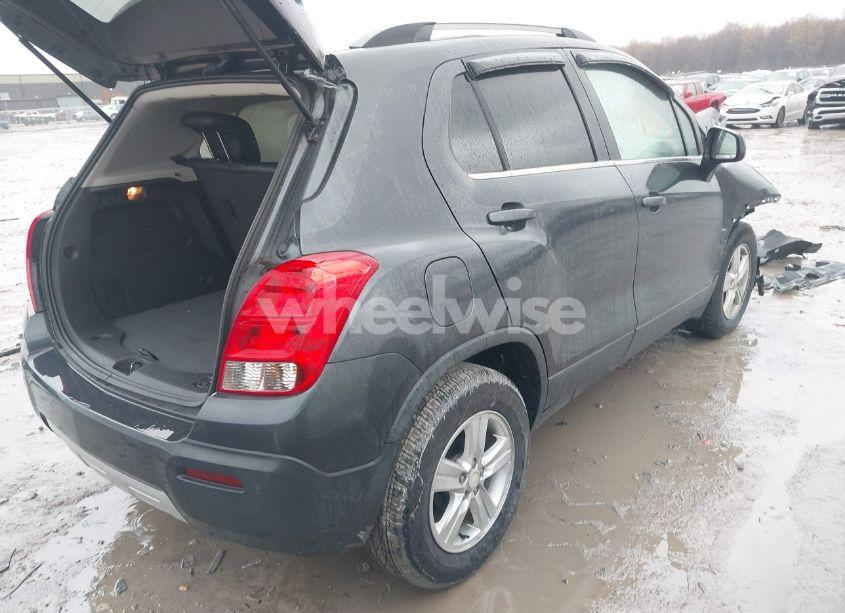 Photo 4 of 2016 Chevrolet Trax LT (VIN 3GNCJLSB8GL274884)