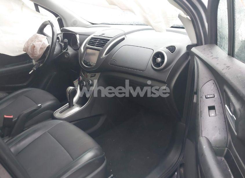 Photo 5 of 2016 Chevrolet Trax LT (VIN 3GNCJLSB8GL274884)