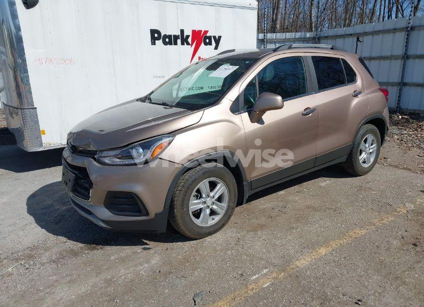 Photo 2 of 2018 Chevrolet Trax LT (VIN 3GNCJLSB8JL207404)