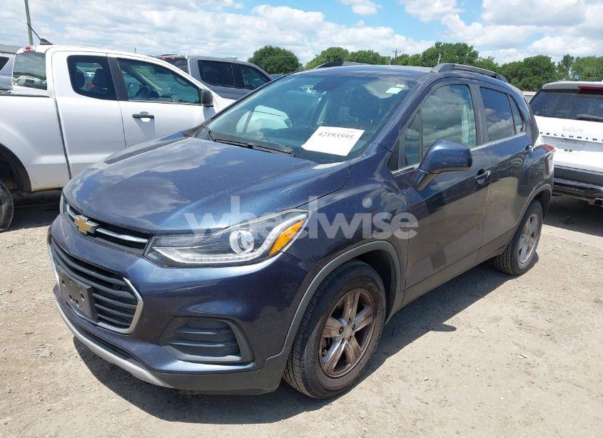 Photo 2 of 2018 Chevrolet Trax LT (VIN 3GNCJLSB8JL252620)