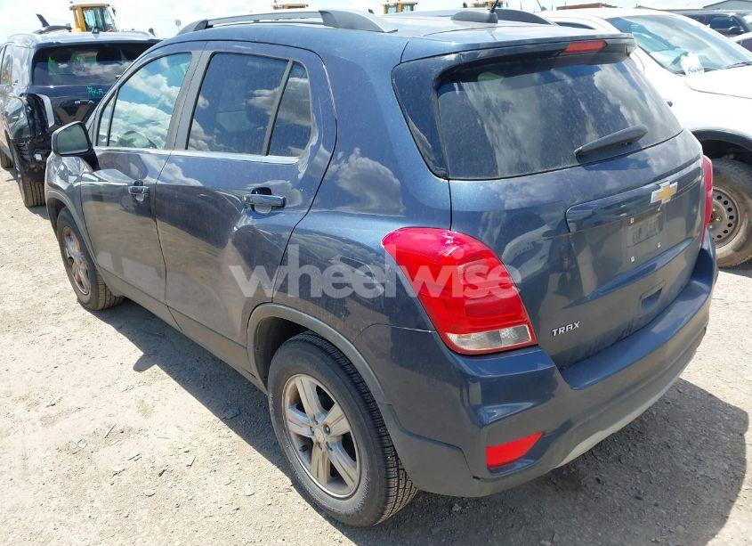 Photo 3 of 2018 Chevrolet Trax LT (VIN 3GNCJLSB8JL252620)