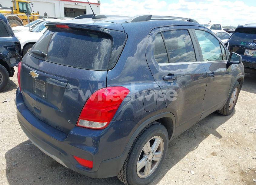 Photo 4 of 2018 Chevrolet Trax LT (VIN 3GNCJLSB8JL252620)