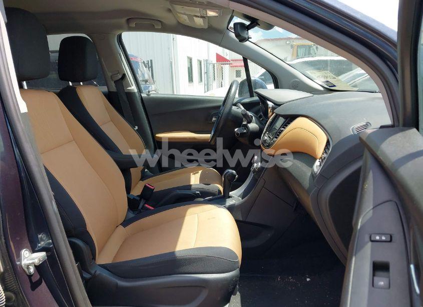 Photo 5 of 2018 Chevrolet Trax LT (VIN 3GNCJLSB8JL252620)