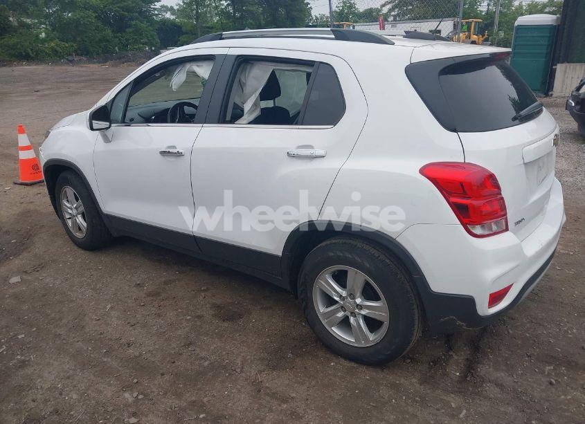 Photo 3 of 2018 Chevrolet Trax LT (VIN 3GNCJLSB8JL293202)