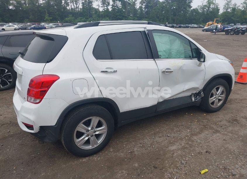 Photo 4 of 2018 Chevrolet Trax LT (VIN 3GNCJLSB8JL293202)