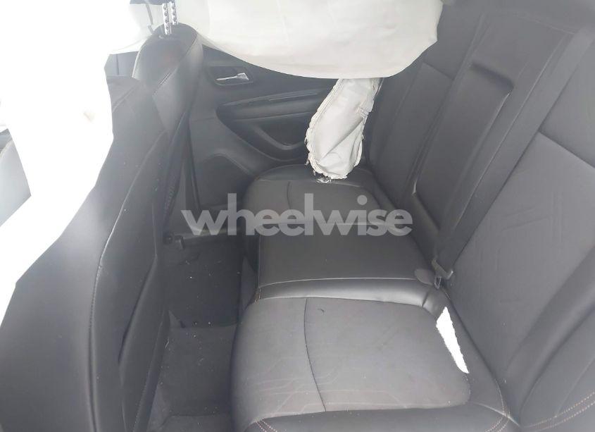 Photo 8 of 2018 Chevrolet Trax LT (VIN 3GNCJLSB8JL293202)