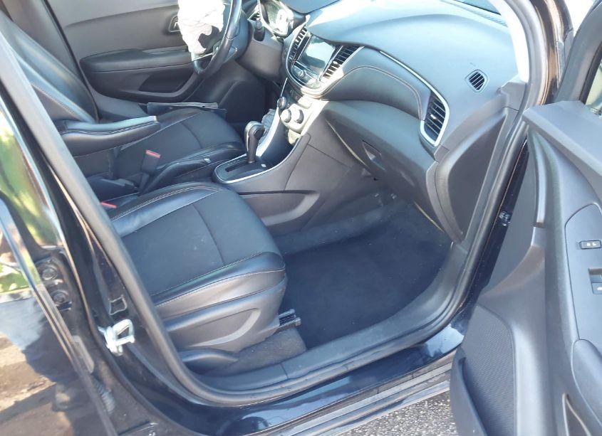 Photo 5 of 2018 Chevrolet Trax LT (VIN 3GNCJLSB8JL399598)