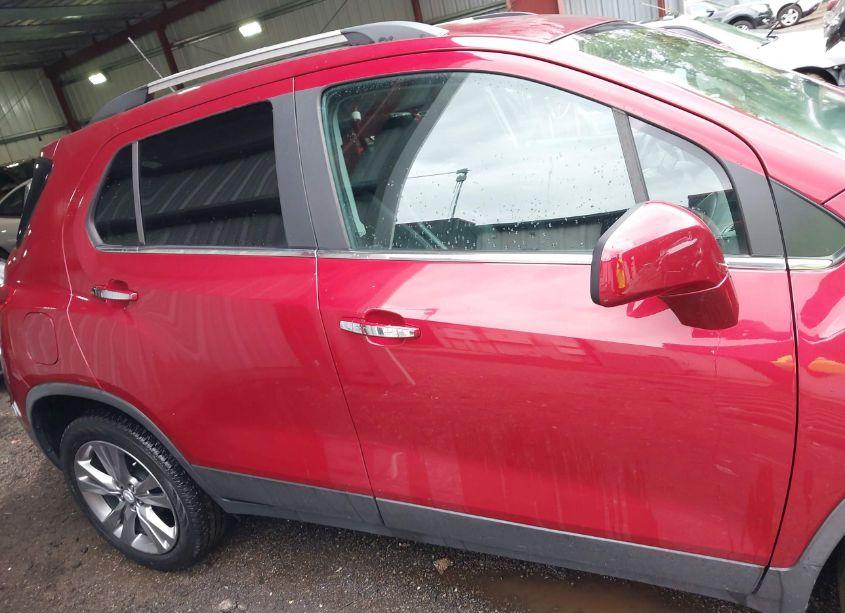 Photo 13 of 2019 Chevrolet Trax LT (VIN 3GNCJLSB8KL243546)