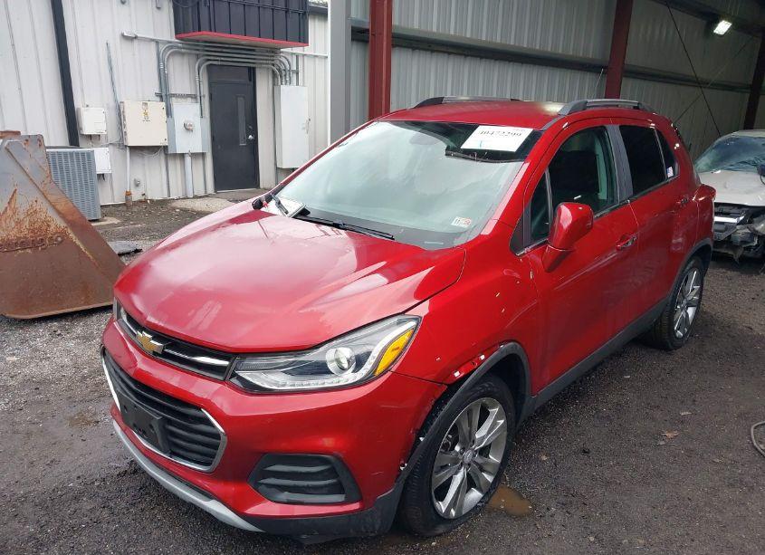 Photo 2 of 2019 Chevrolet Trax LT (VIN 3GNCJLSB8KL243546)