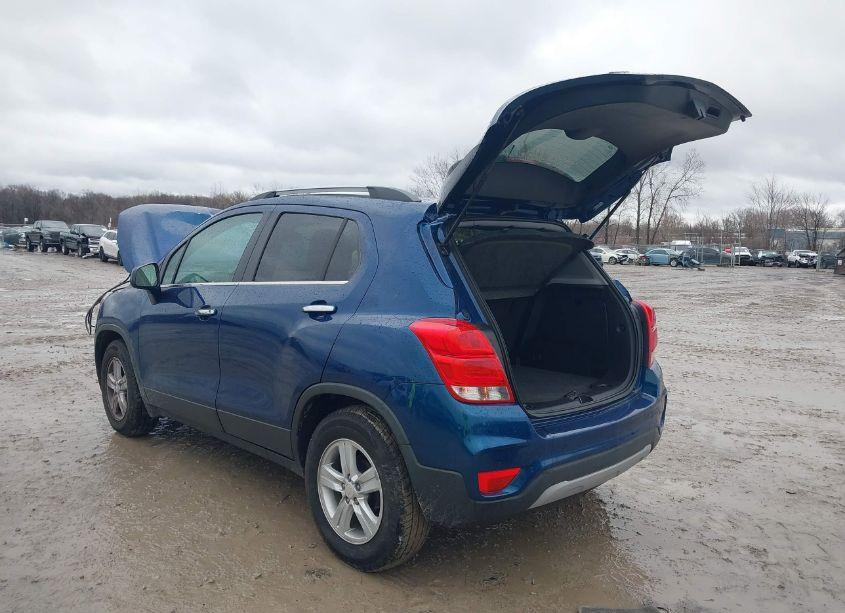 Photo 3 of 2019 Chevrolet Trax LT (VIN 3GNCJLSB8KL370961)