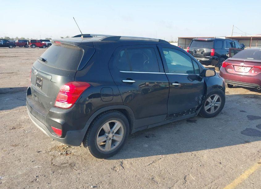 Photo 4 of 2019 Chevrolet Trax LT (VIN 3GNCJLSB8KL396881)
