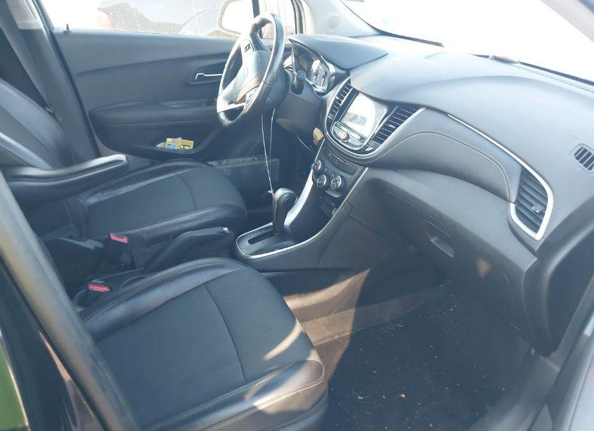 Photo 5 of 2019 Chevrolet Trax LT (VIN 3GNCJLSB8KL396881)