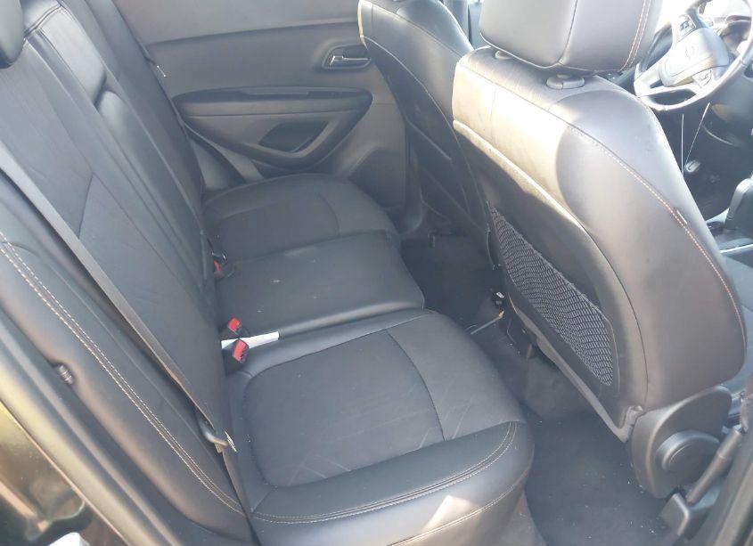 Photo 8 of 2019 Chevrolet Trax LT (VIN 3GNCJLSB8KL396881)