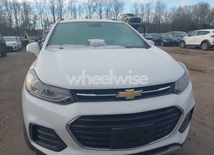 Photo 12 of 2019 Chevrolet Trax LT (VIN 3GNCJLSB8KL405806)