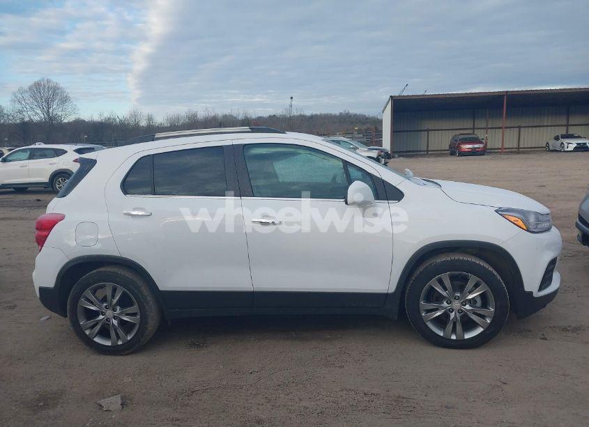 Photo 13 of 2019 Chevrolet Trax LT (VIN 3GNCJLSB8KL405806)