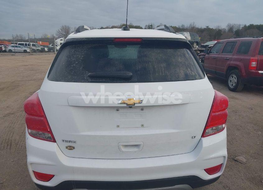Photo 16 of 2019 Chevrolet Trax LT (VIN 3GNCJLSB8KL405806)