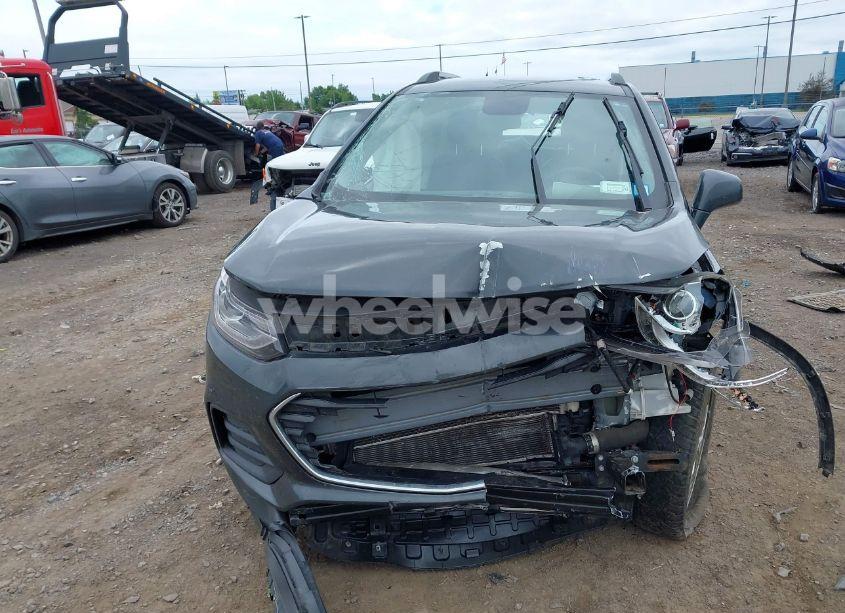 Photo 11 of 2020 Chevrolet Trax FWD LT (VIN 3GNCJLSB8LL203193)