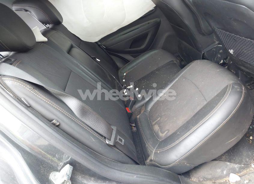 Photo 8 of 2020 Chevrolet Trax FWD LT (VIN 3GNCJLSB8LL203193)