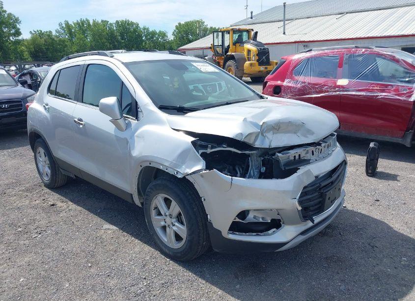 2020 Chevrolet Trax FWD LT (VIN 3GNCJLSB8LL238056) main photo