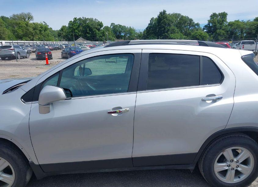 Photo 14 of 2020 Chevrolet Trax FWD LT (VIN 3GNCJLSB8LL238056)