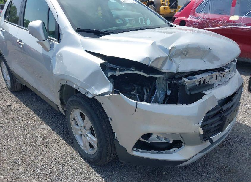 Photo 6 of 2020 Chevrolet Trax FWD LT (VIN 3GNCJLSB8LL238056)