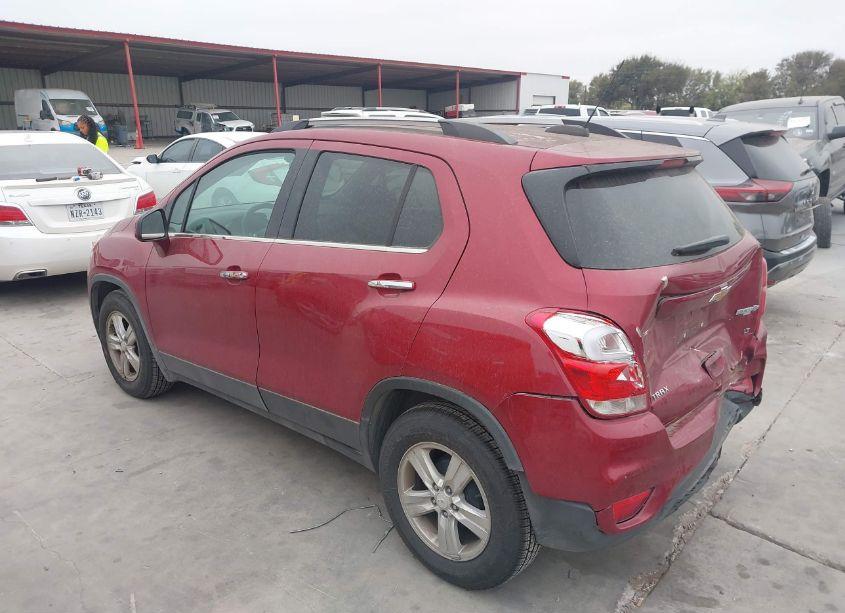 Photo 3 of 2020 Chevrolet Trax FWD LT (VIN 3GNCJLSB8LL250952)