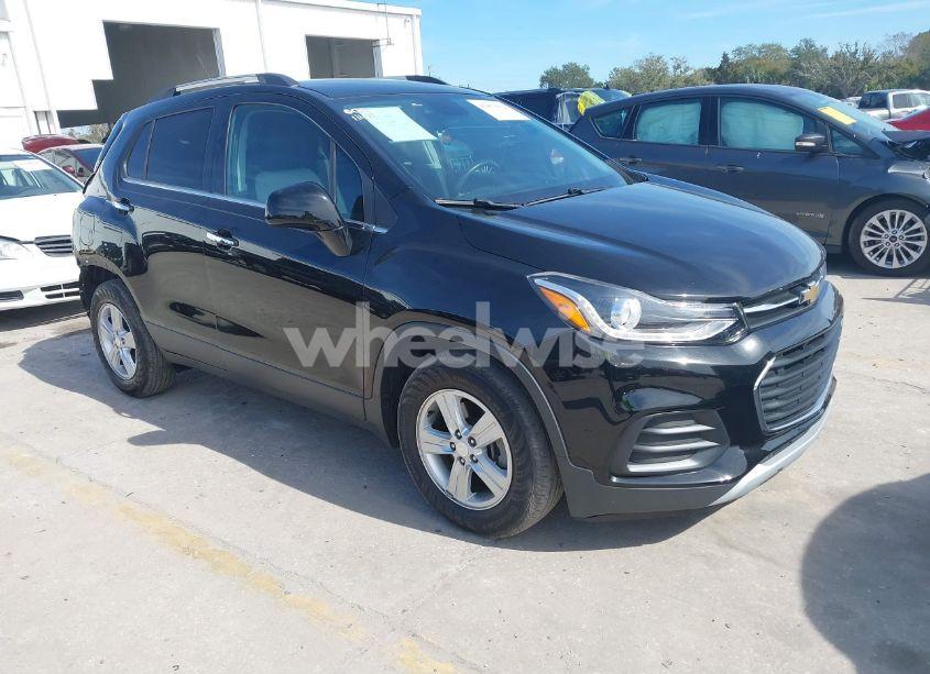 2020 Chevrolet Trax FWD LT (VIN 3GNCJLSB8LL318246) main photo