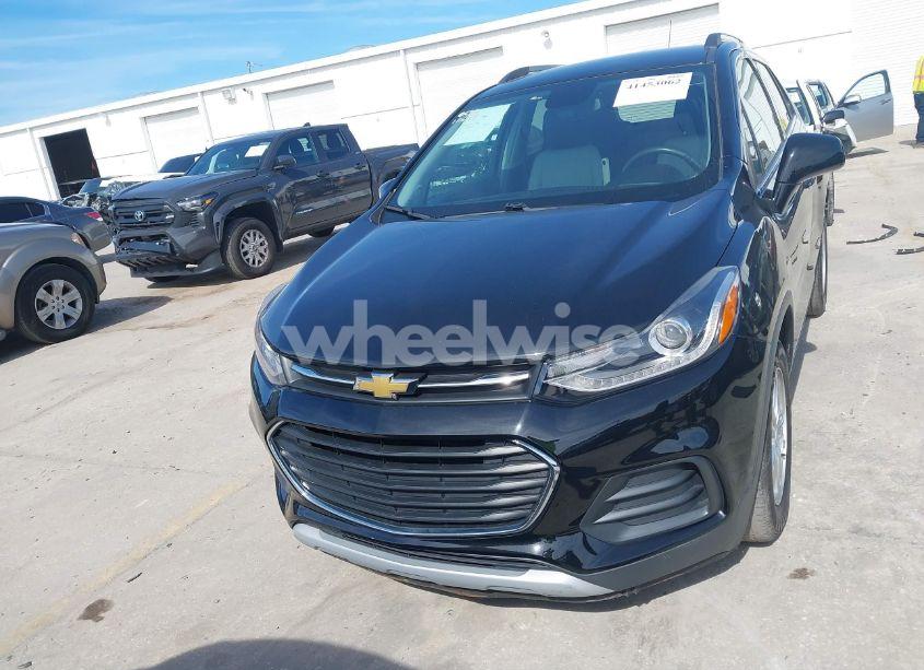 Photo 13 of 2020 Chevrolet Trax FWD LT (VIN 3GNCJLSB8LL318246)