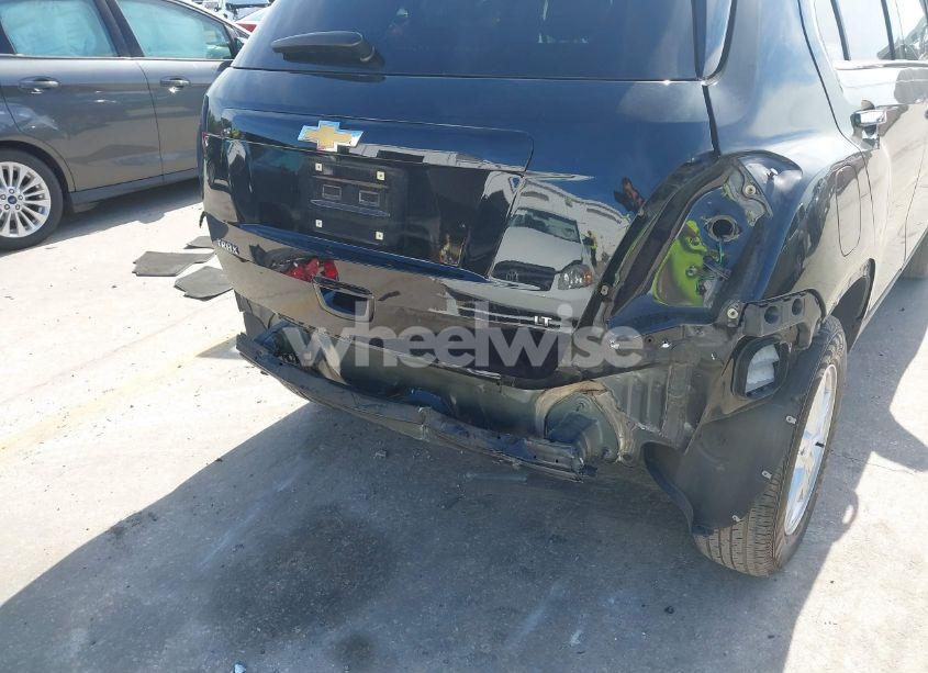 Photo 6 of 2020 Chevrolet Trax FWD LT (VIN 3GNCJLSB8LL318246)