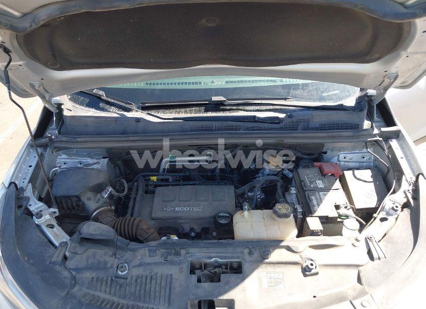 Photo 10 of 2020 Chevrolet Trax FWD LT (VIN 3GNCJLSB8LL336990)