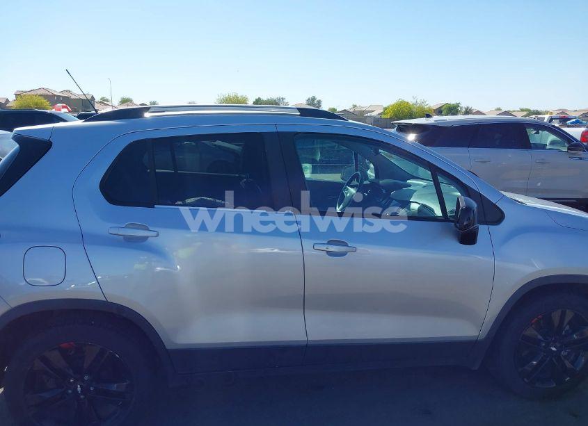 Photo 13 of 2020 Chevrolet Trax FWD LT (VIN 3GNCJLSB8LL336990)