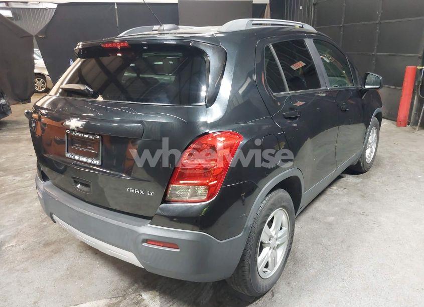 Photo 4 of 2015 Chevrolet Trax LT (VIN 3GNCJLSB9FL218063)
