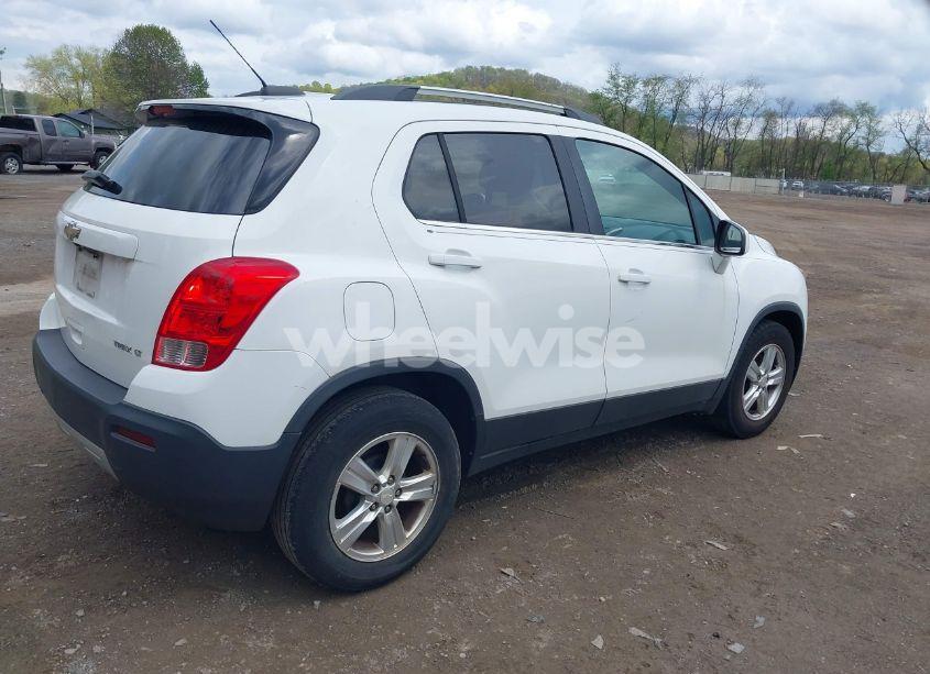 Photo 4 of 2016 Chevrolet Trax LT (VIN 3GNCJLSB9GL163793)