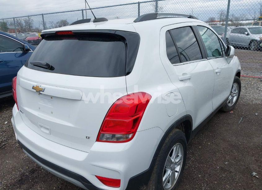 Photo 4 of 2017 Chevrolet Trax LT (VIN 3GNCJLSB9HL132562)