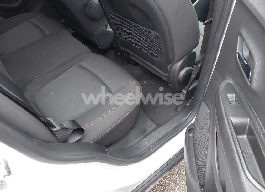 Photo 8 of 2017 Chevrolet Trax LT (VIN 3GNCJLSB9HL132562)