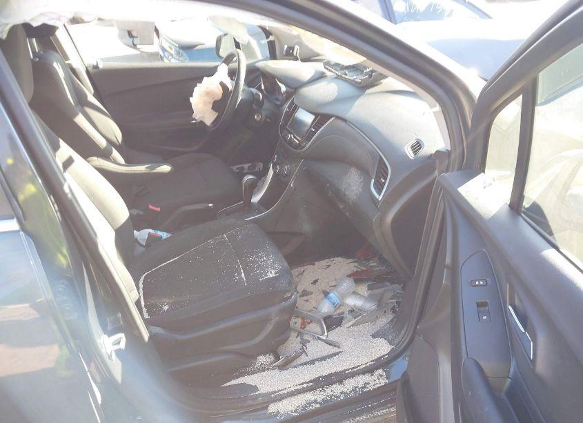 Photo 5 of 2017 Chevrolet Trax LT (VIN 3GNCJLSB9HL133193)