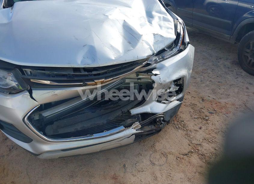 Photo 6 of 2017 Chevrolet Trax LT (VIN 3GNCJLSB9HL146316)