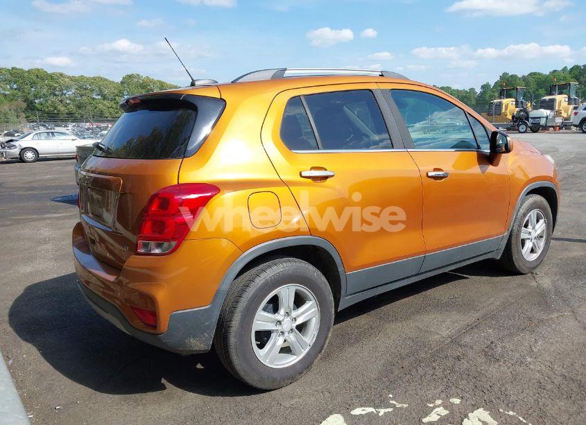 Photo 4 of 2017 Chevrolet Trax LT (VIN 3GNCJLSB9HL150611)