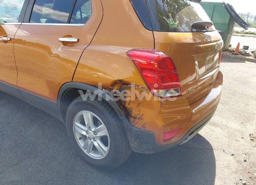 Photo 6 of 2017 Chevrolet Trax LT (VIN 3GNCJLSB9HL150611)