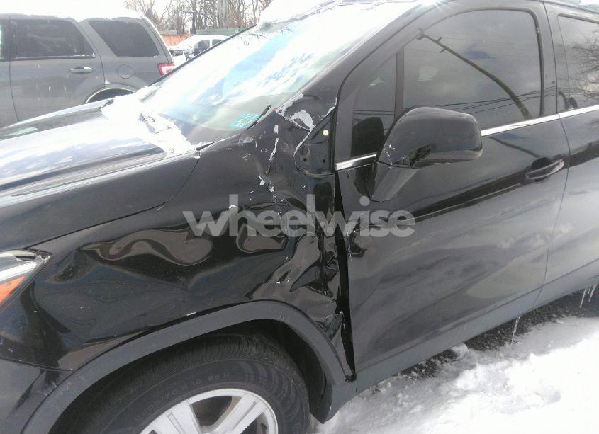 Photo 6 of 2017 Chevrolet Trax LT (VIN 3GNCJLSB9HL190994)