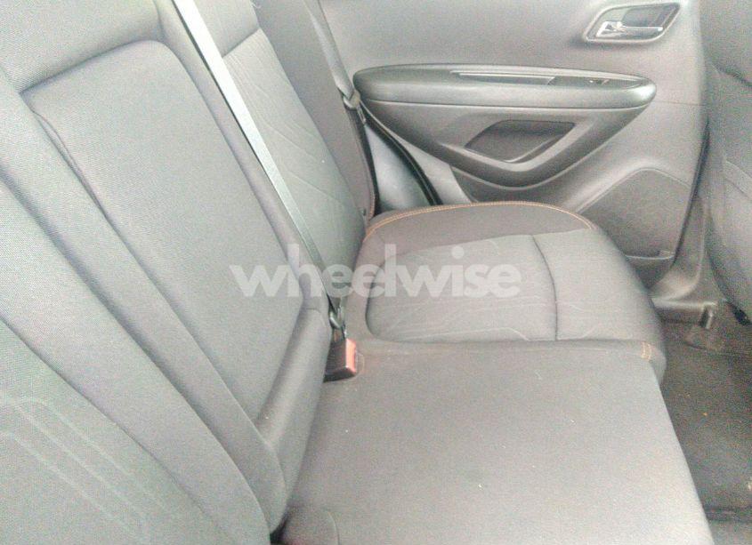 Photo 8 of 2017 Chevrolet Trax LT (VIN 3GNCJLSB9HL190994)