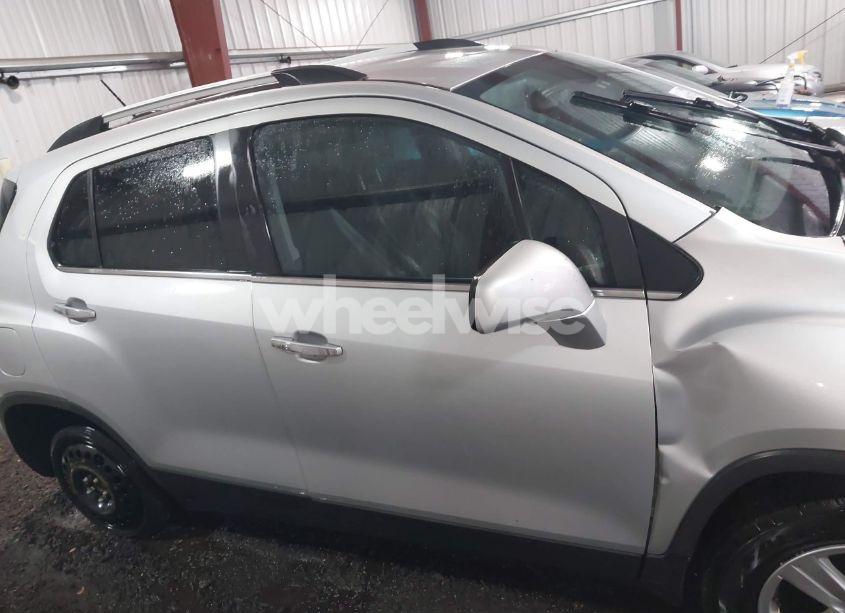 Photo 14 of 2017 Chevrolet Trax LT (VIN 3GNCJLSB9HL285054)