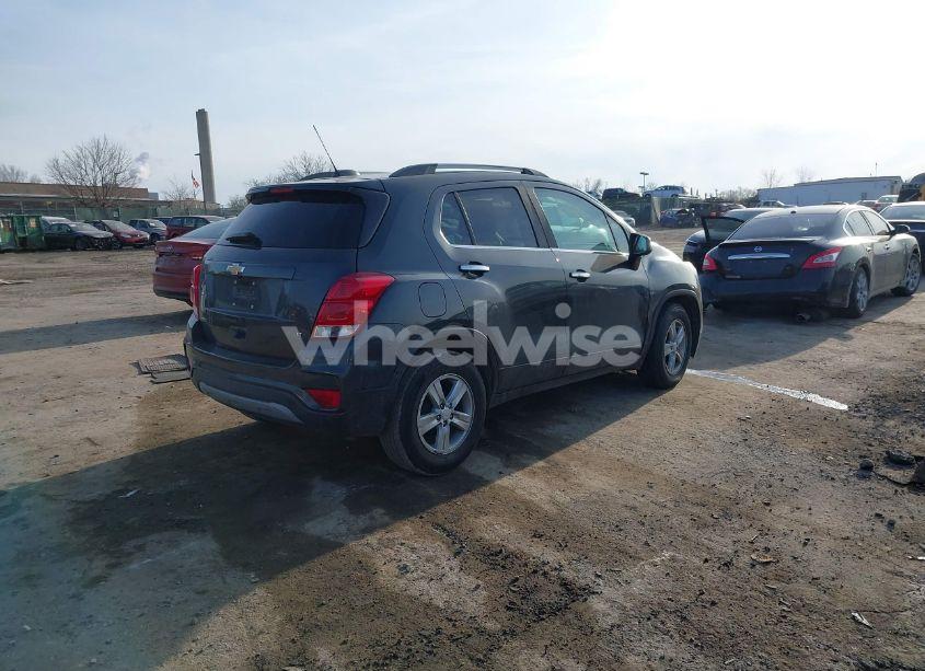 Photo 4 of 2017 Chevrolet Trax LT (VIN 3GNCJLSB9HL288147)