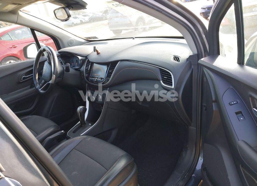 Photo 5 of 2017 Chevrolet Trax LT (VIN 3GNCJLSB9HL288147)