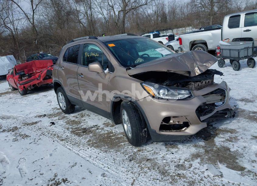 2018 Chevrolet Trax LT (VIN 3GNCJLSB9JL215625) main photo